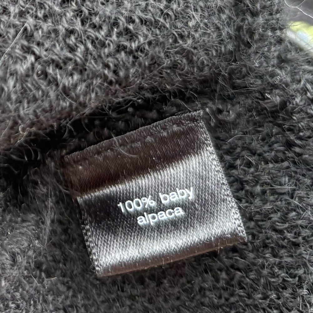 Peruvian Connection Baby Alpaca Sweater. Medium. - Picture 5 of 5